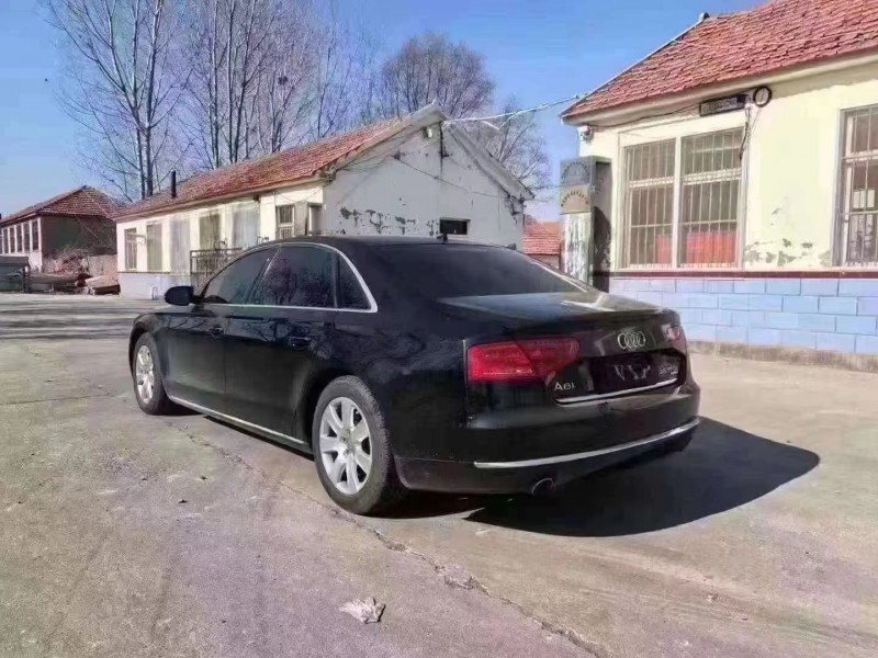 青岛12年奥迪A8L8