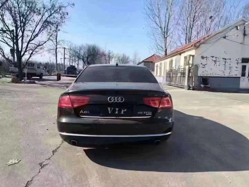 青岛12年奥迪A8L9