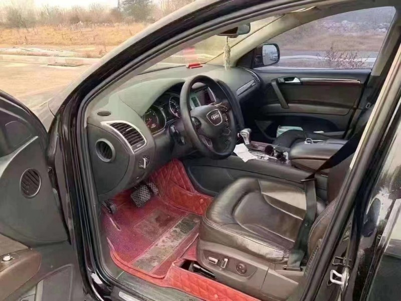 青岛13年奥迪Q74