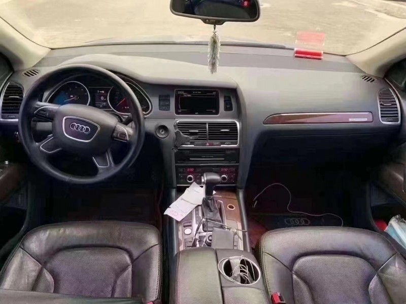 青岛13年奥迪Q76