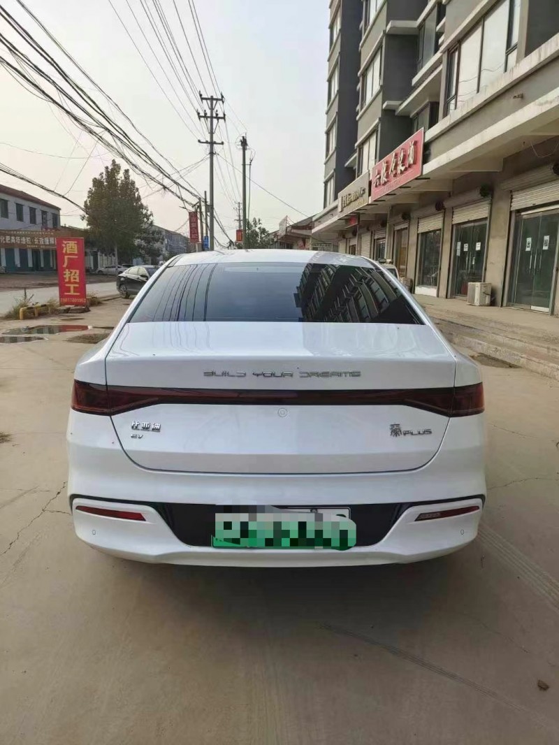 保定23年比亚迪秦5