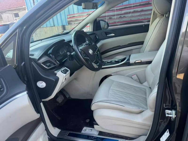 济宁21年别克GL84