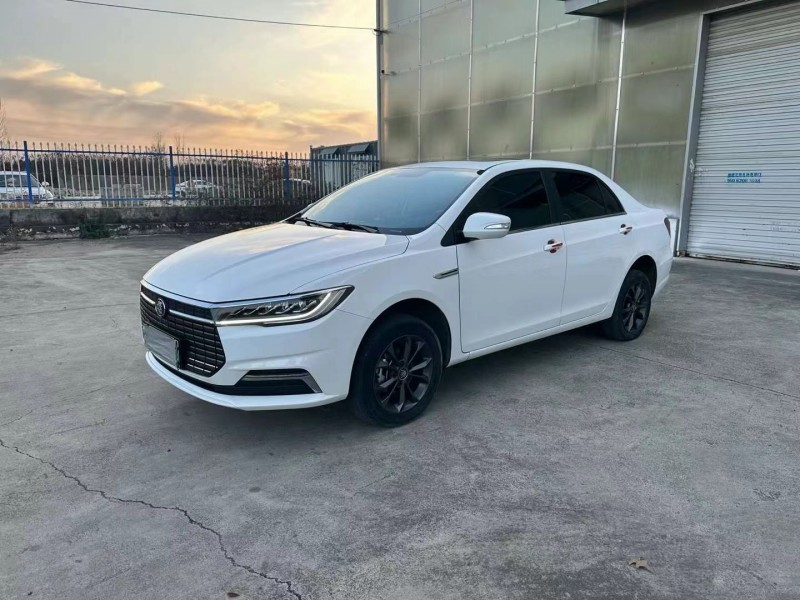 徐州23年比亚迪秦2