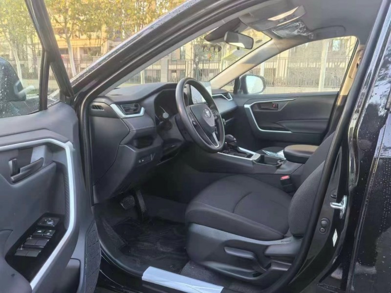 武汉24年丰田RAV43