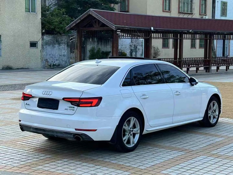 汕頭18年奧迪A4L7