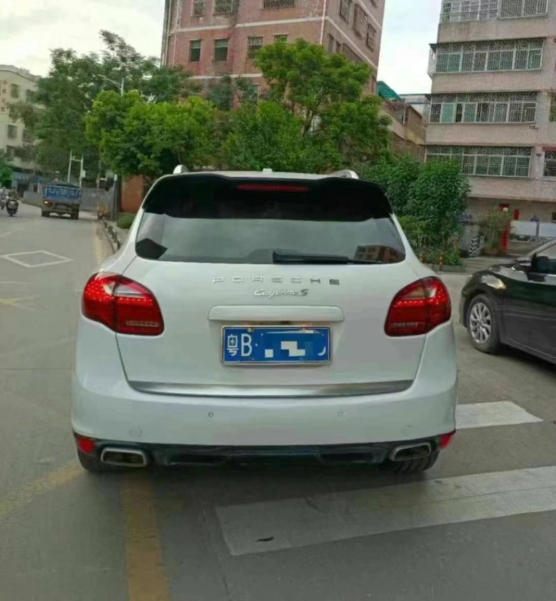 深圳13年保时捷卡宴8