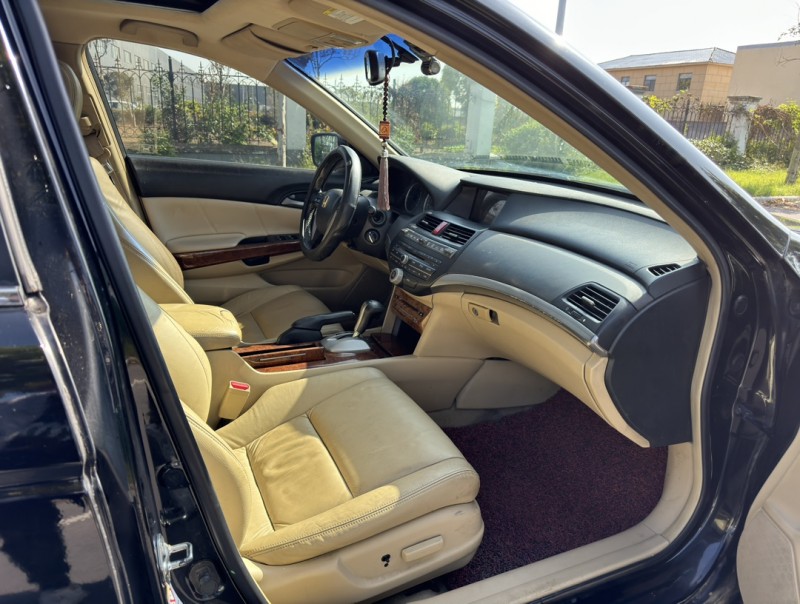 盐城12年本田雅阁9