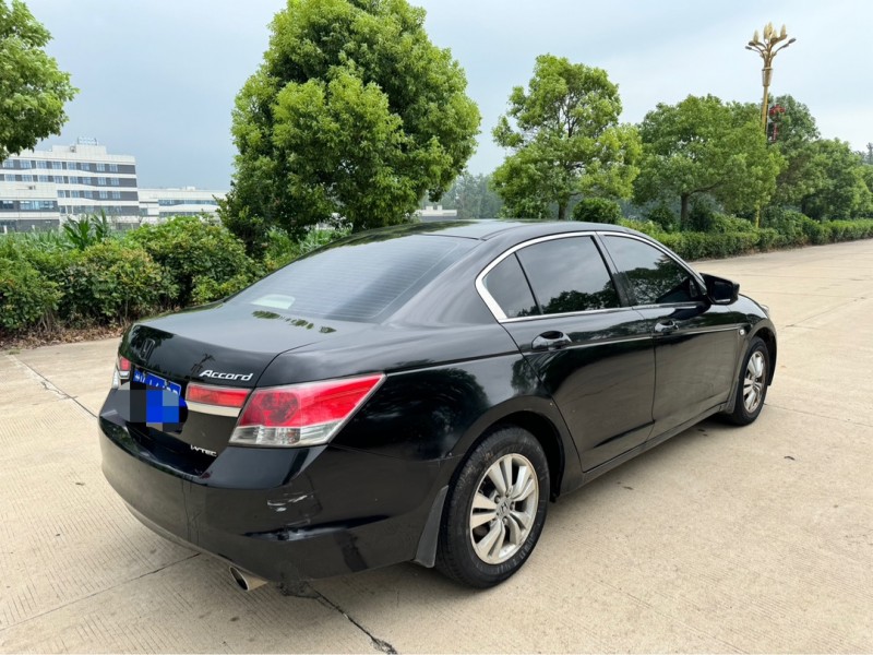 盐城11年本田雅阁4