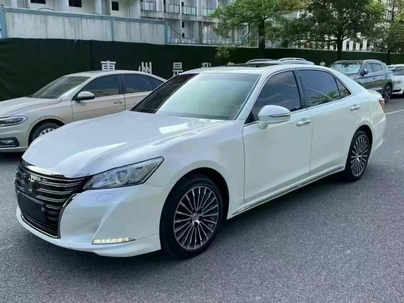 盐城19年丰田皇冠2