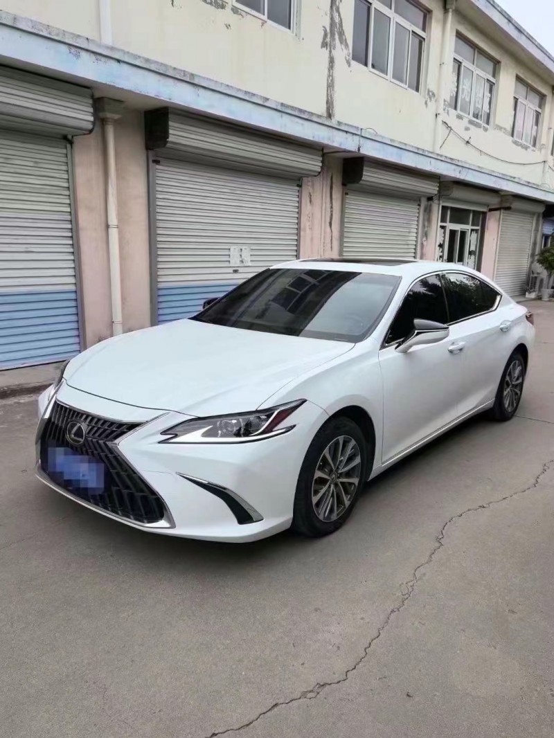 济宁23年雷克萨斯ES3