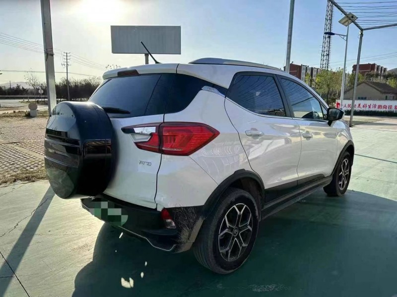 济宁22年比亚迪元5