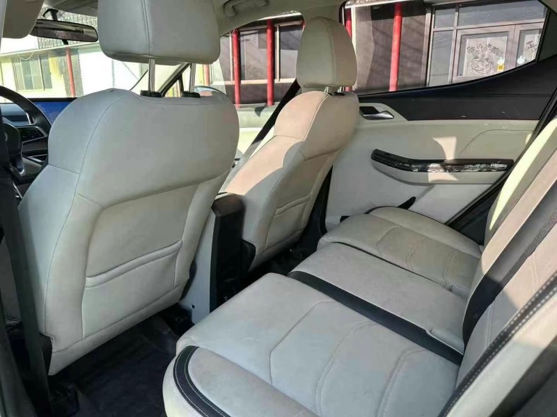 济宁22年比亚迪元7