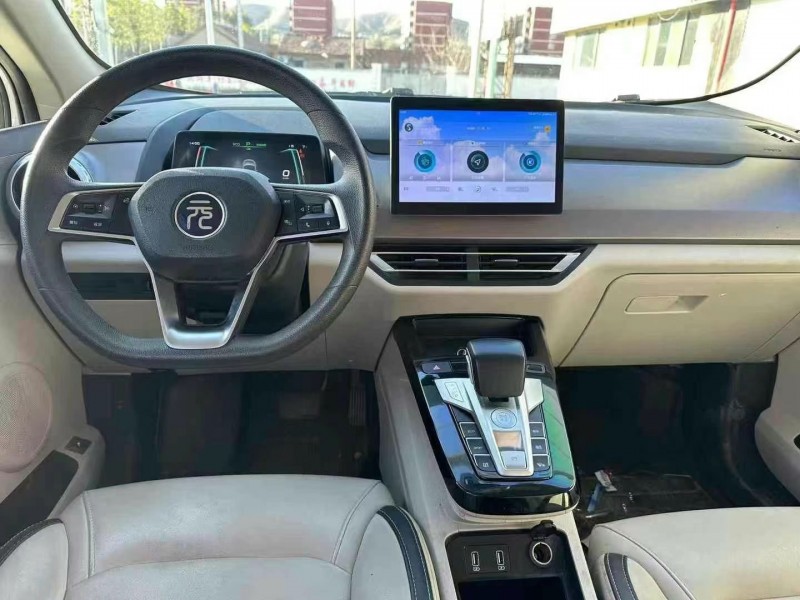 济宁22年比亚迪元8