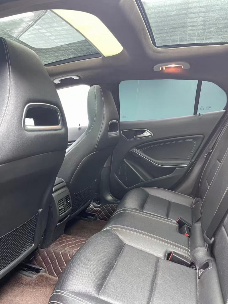 成都18年奔驰GLA4