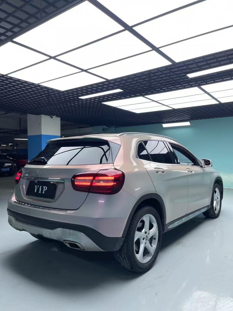 成都18年奔驰GLA8