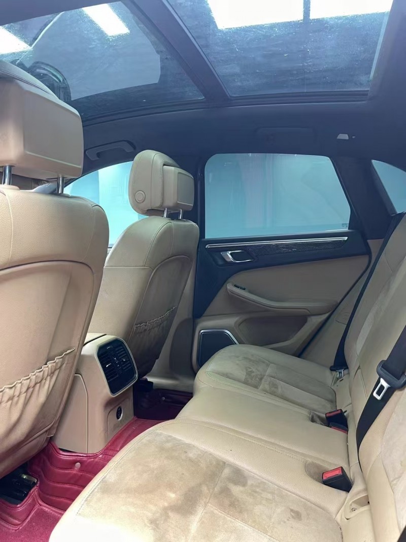 成都18年保时捷Macan7