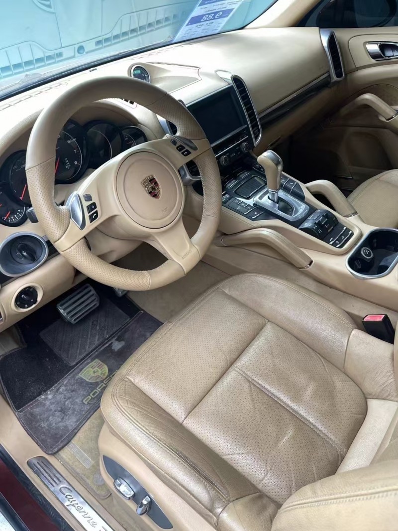 成都13年保时捷卡宴4