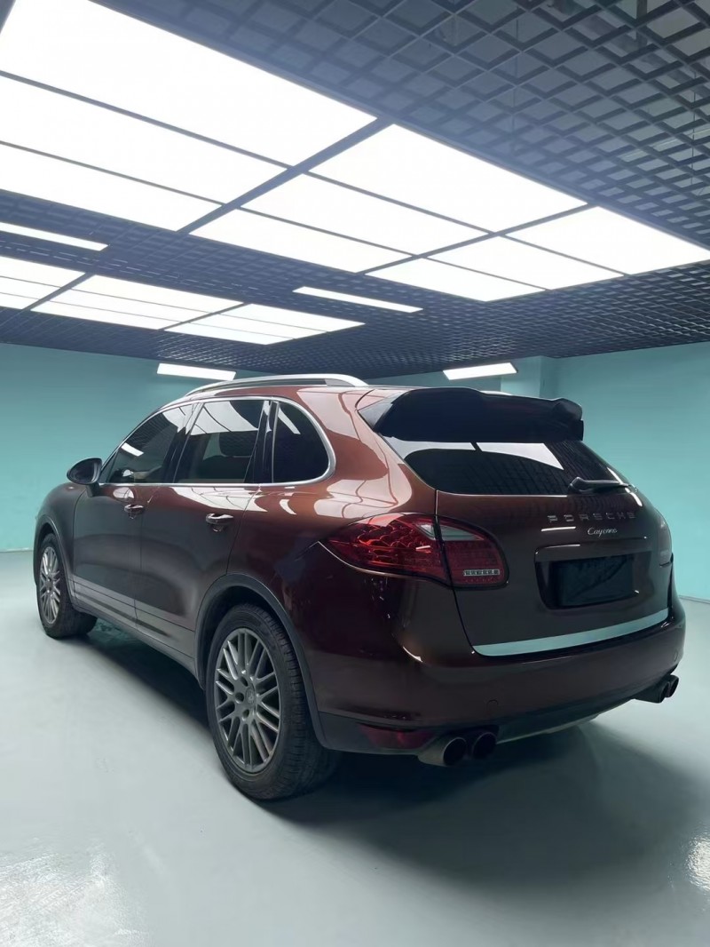 成都13年保时捷卡宴9