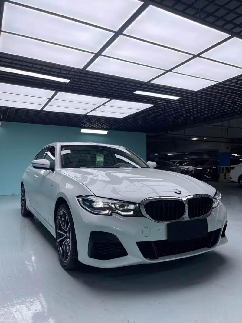 成都22年宝马3系2