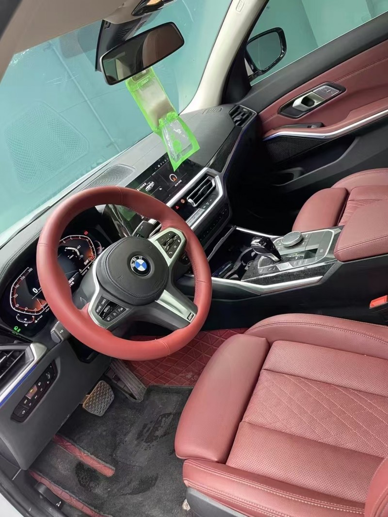 成都22年宝马3系4