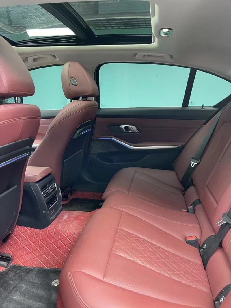 成都22年宝马3系5