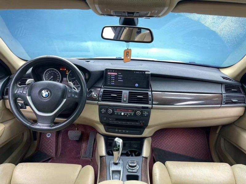 成都10年宝马X65