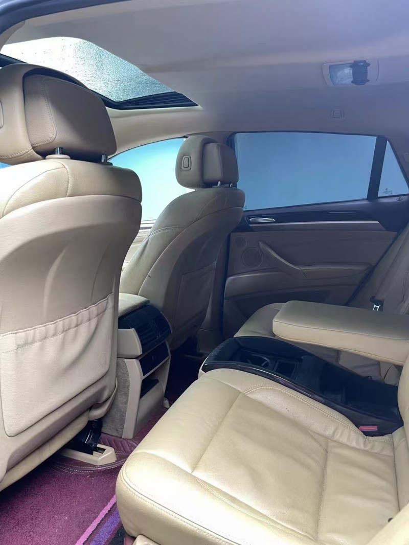 成都10年宝马X67