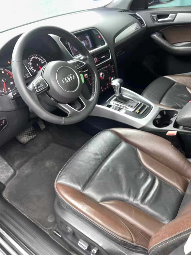 成都18年奥迪Q54