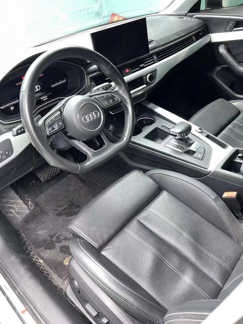 成都22年奥迪A4L4