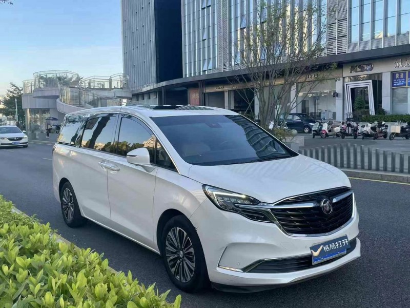 深圳22年别克GL82