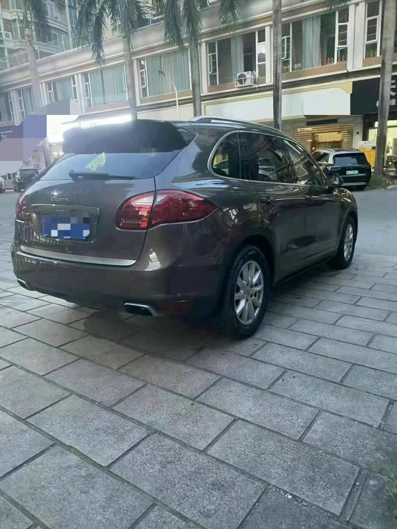 广州12年保时捷卡宴4