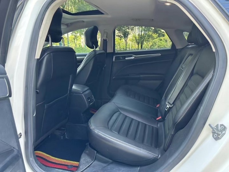 济宁18年福特蒙迪欧6