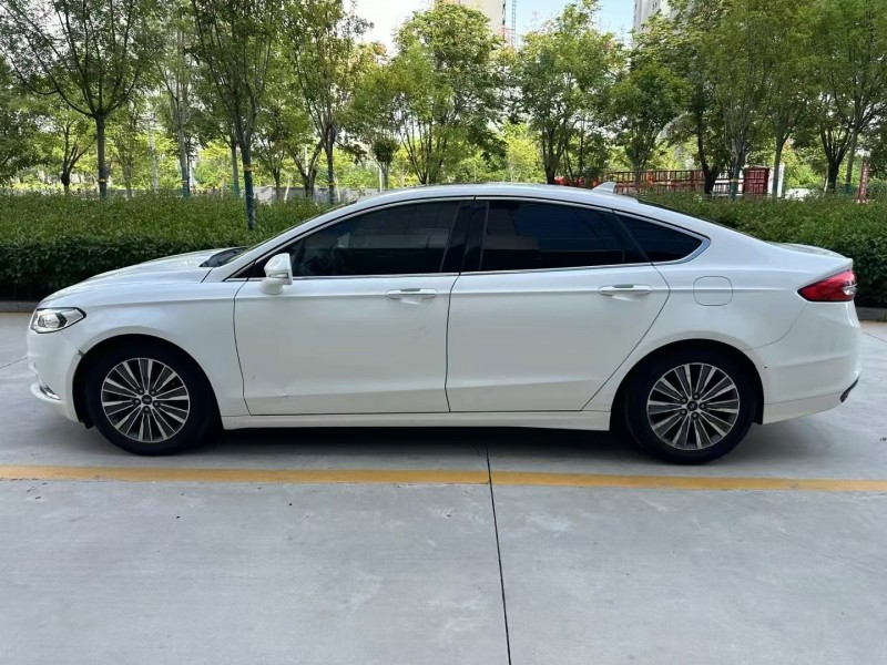 济宁18年福特蒙迪欧8