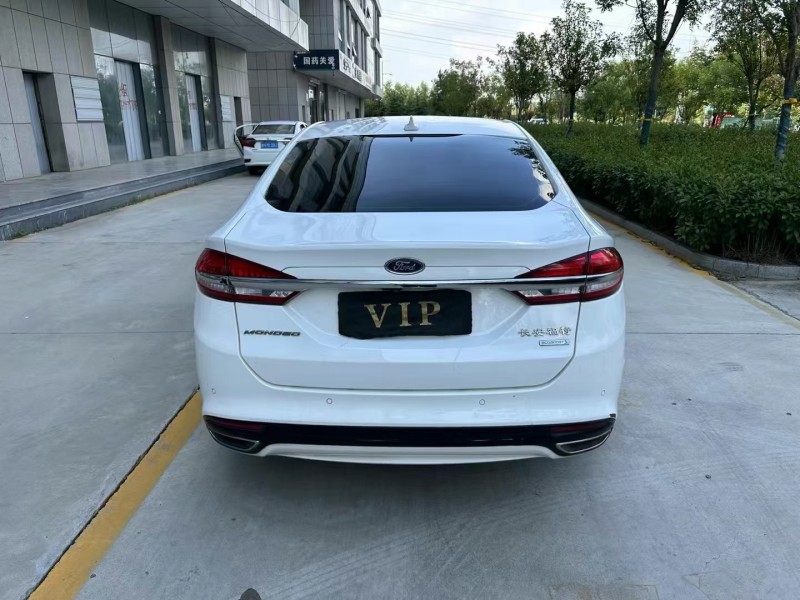 济宁18年福特蒙迪欧9