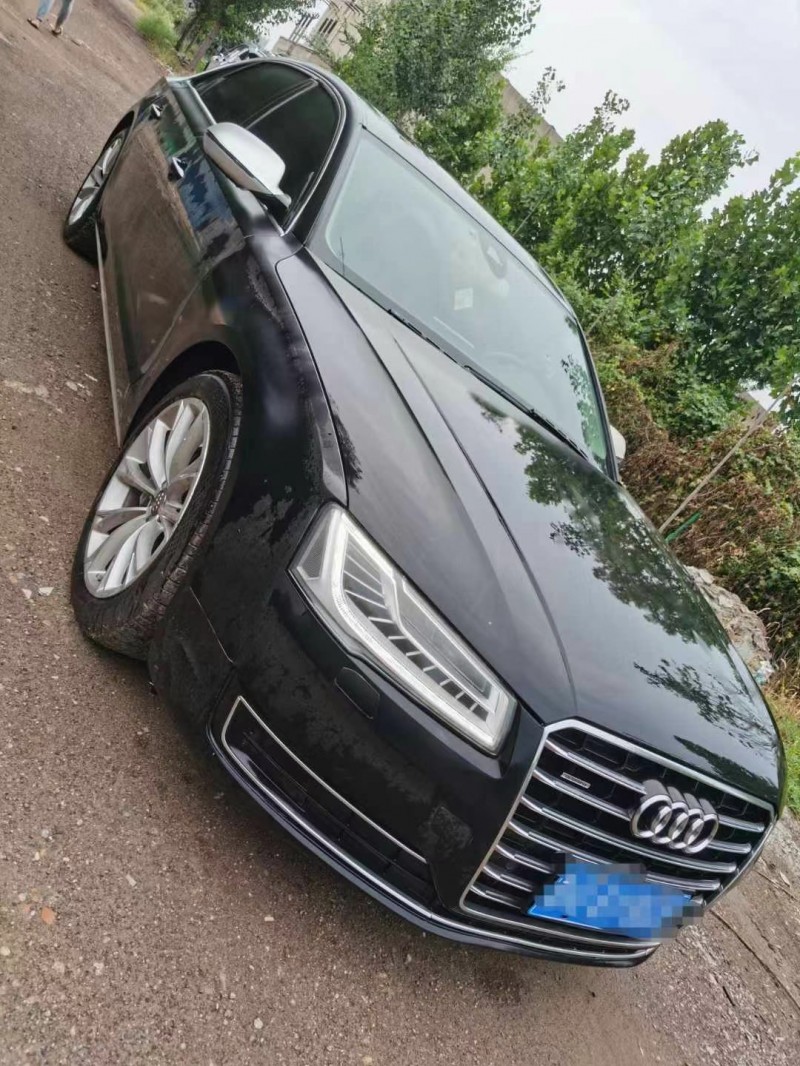 济宁15年奥迪A8L3