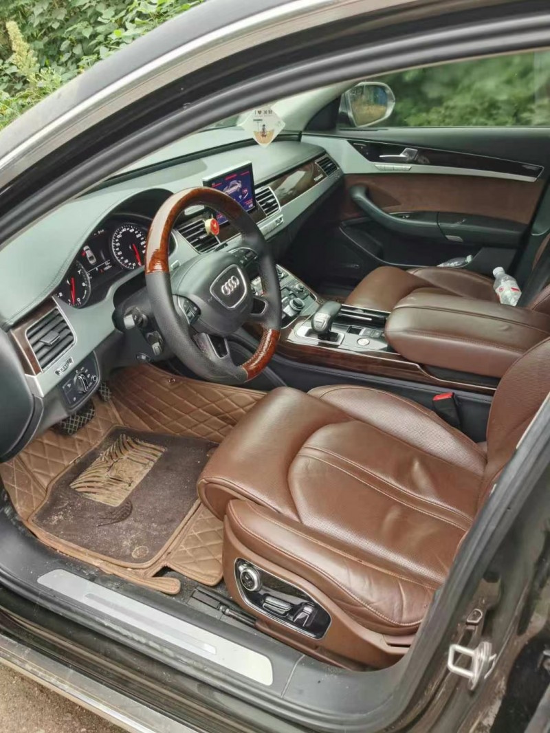 济宁15年奥迪A8L5