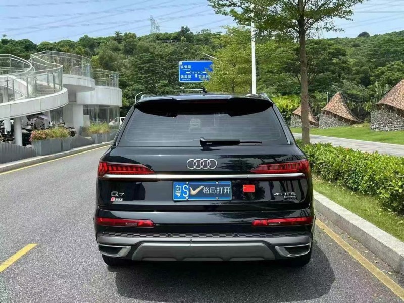 深圳21年奥迪Q78