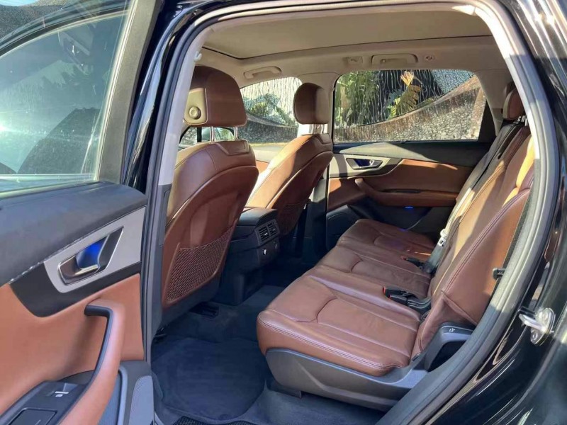 深圳16年奥迪Q75