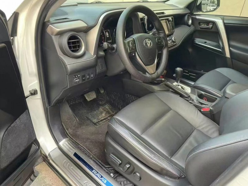 保定17年丰田RAV46