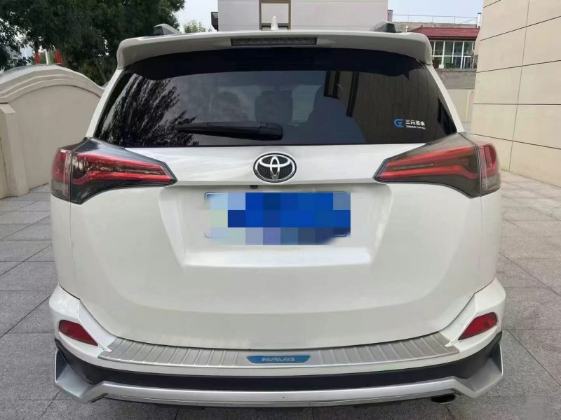 保定17年丰田RAV49