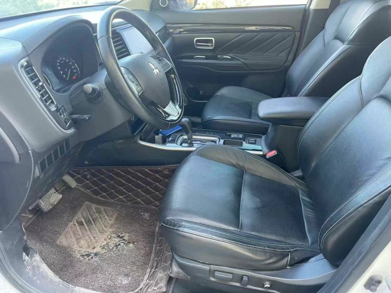 焦作19年三菱歐藍德4