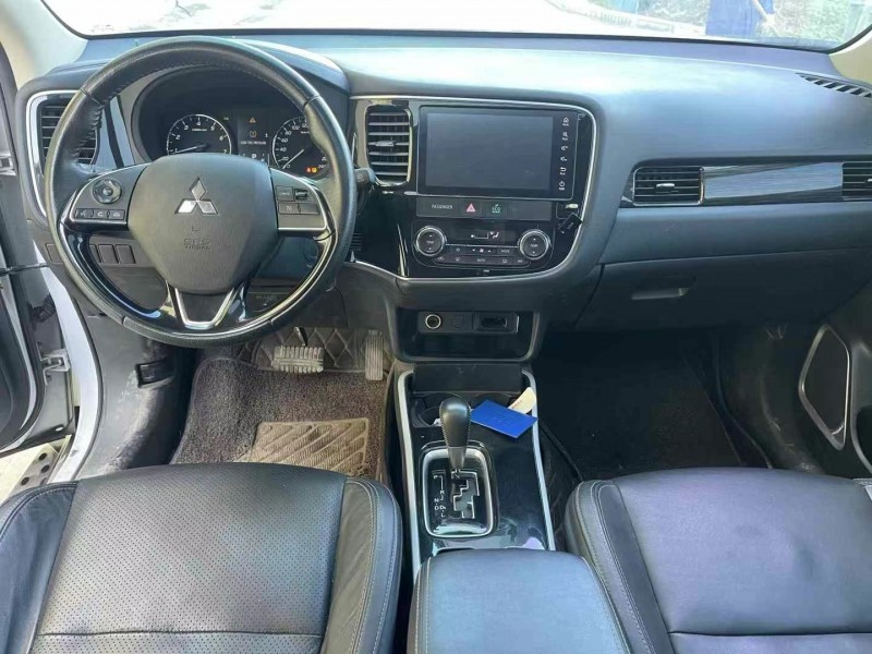 焦作19年三菱歐藍德5