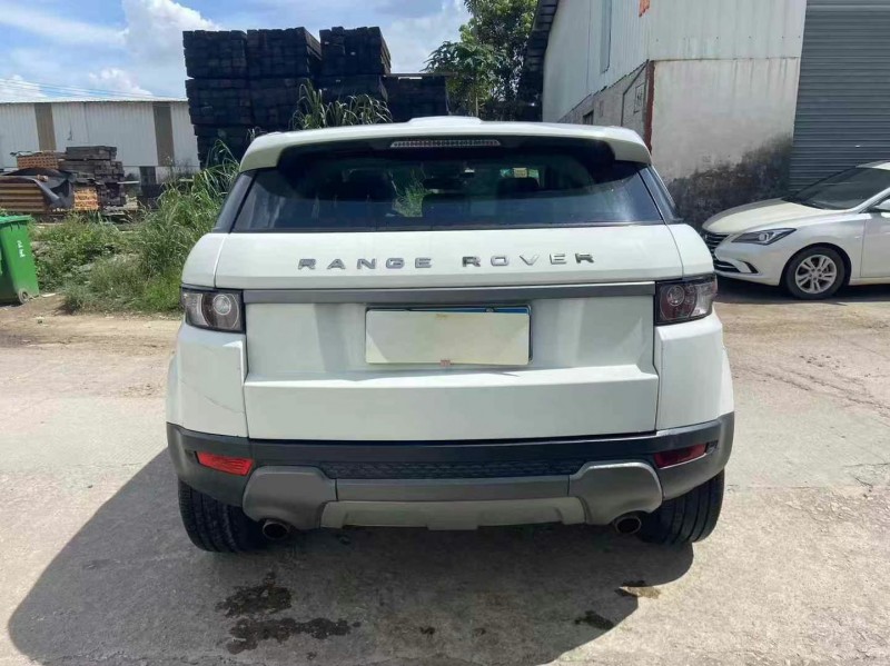 深圳16年路虎极光3