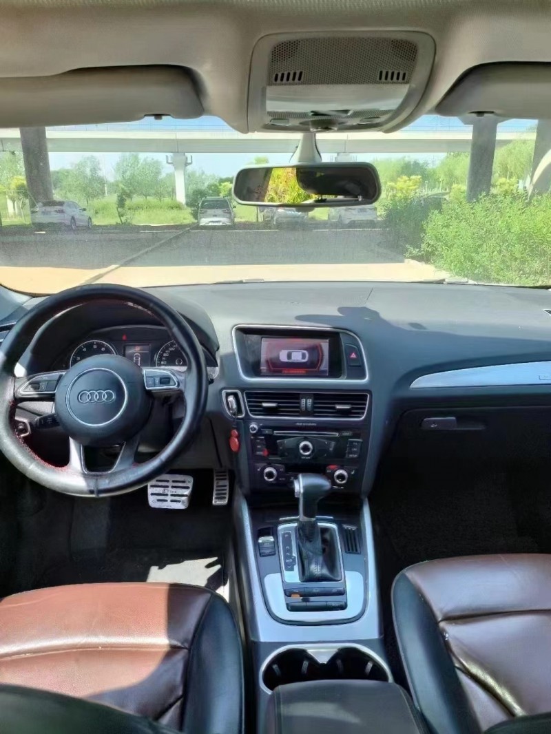 济宁16年奥迪Q54
