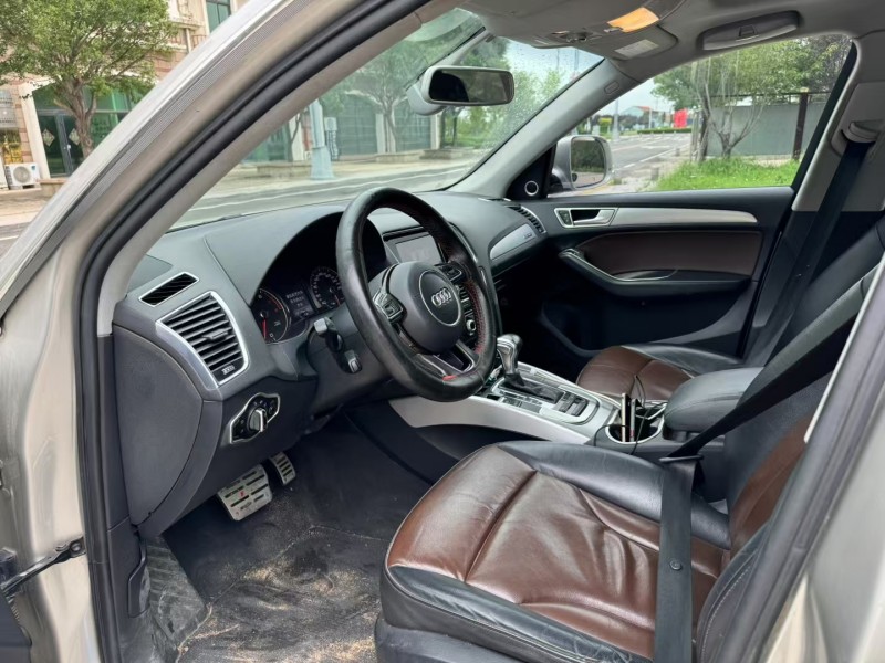 青岛16年奥迪Q54