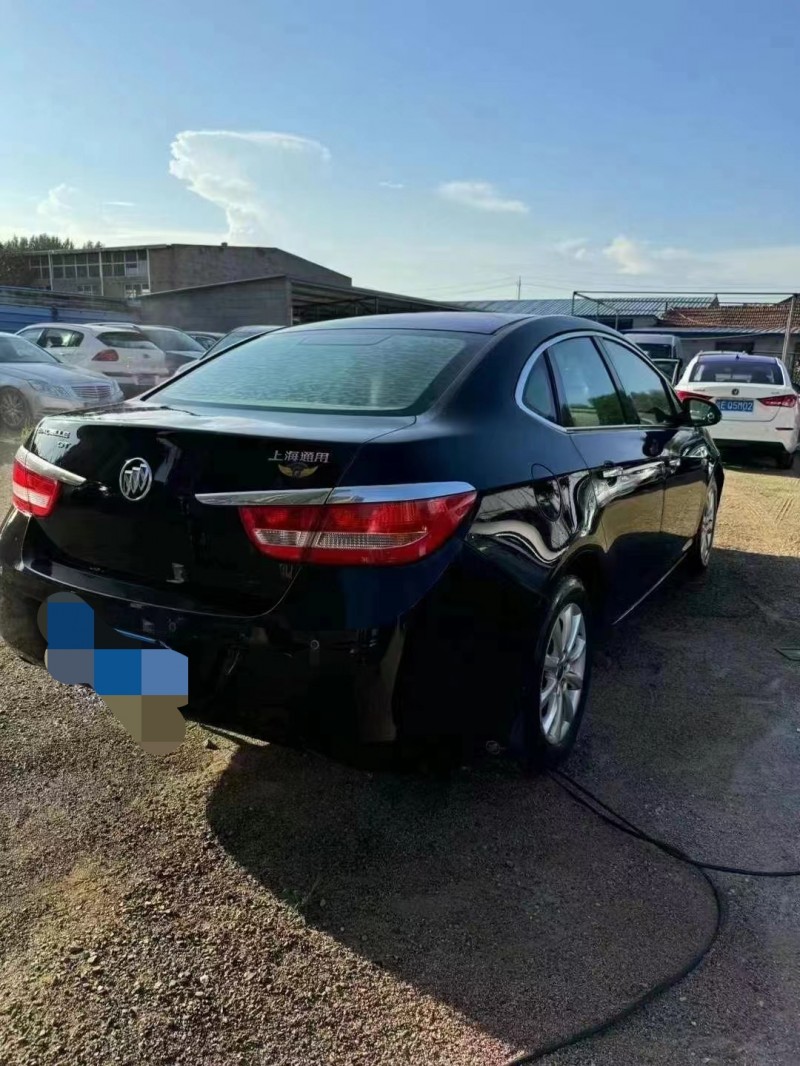 济宁14年别克英朗3