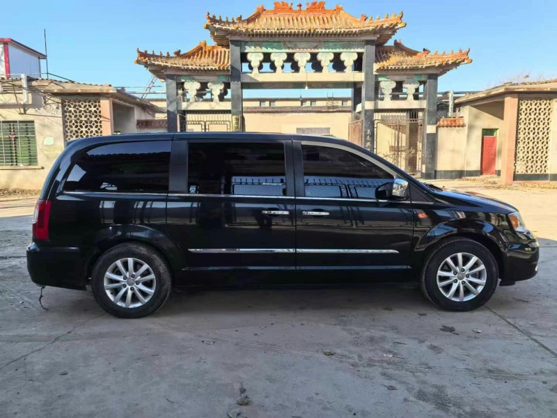 保定16年克莱斯勒大捷龙3