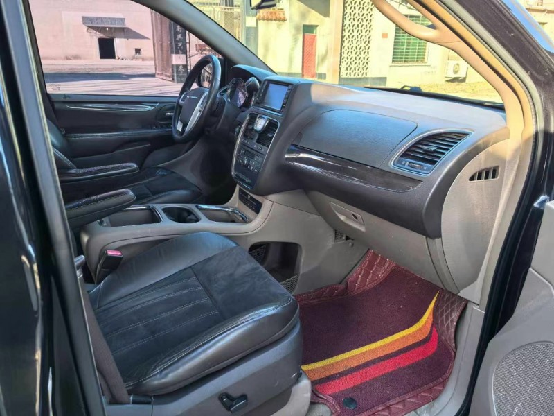 保定16年克莱斯勒大捷龙5