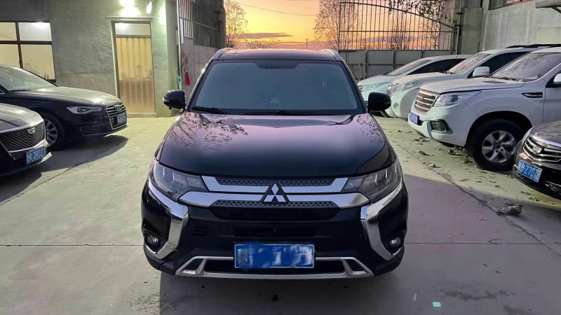 保定21年三菱欧蓝德1