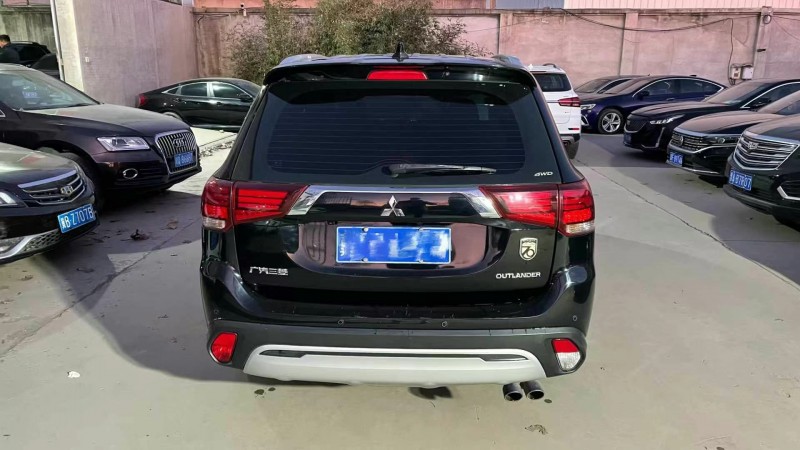 保定21年三菱欧蓝德2